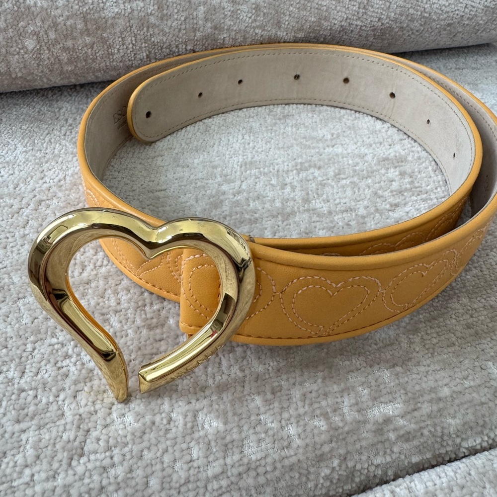 Vintage Escada Yellow Gold Heart Buckle Belt 💕
